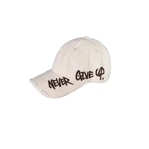 Gorra de béisbol vintage de algodón crema con bordado marrón Never Give Up diseño