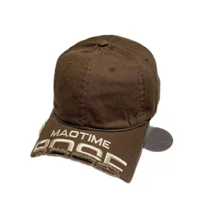 Vintage braune Baseballkappe im Distressed-Look mit ausgefranster Krempe und MADTIME-Stickerei