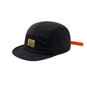 Retro black 5-panel short brim baseball cap in quick-dry fabric for unisex use