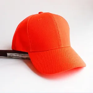 Leuchtend orangefarbene schlichte Canvas-Baseballkappe mit verstellbarem Klettverschluss