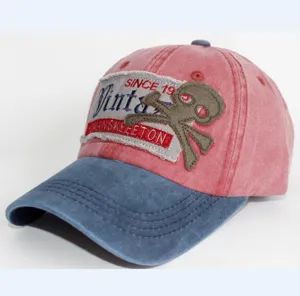 Detailansicht der Vintage-Baumwoll-Baseballkappe mit Totenkopf-Stickerei