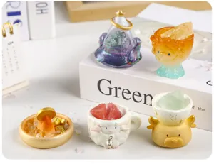 Vue détaillée de mignonnes figurines de boîtes aveugles en résine de cristal Zodiac