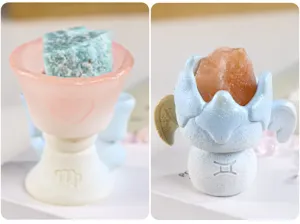 Figurines en résine Vierge et Gémeaux avec cristaux bruts, vue macro décorative