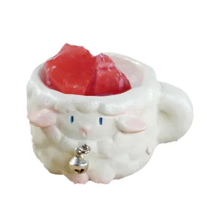 Figurine de mouton blanc en résine avec cristaux rouges pour la décoration de bureau
