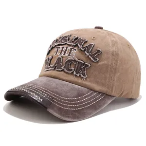 Berretto da baseball vintage in denim lavato con ricamo originale the black invecchiato.