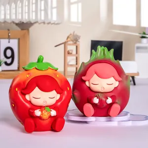 Gedetailleerde weergave van schattige hars cartoonfiguren in fruitthema's