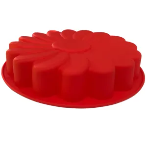 Vista detallada del molde de silicona de girasol rojo para repostería casera DIY
