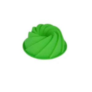 Grüne Silikon Backform in Spiralform für kreative DIY Kuchen und süße Desserts