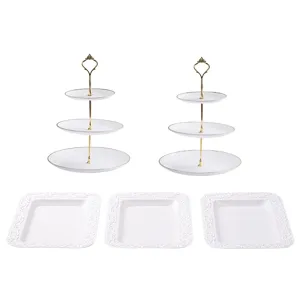 Ensemble de présentoirs à gâteaux blancs à 3 niveaux et assiettes rectangulaires pour fête.