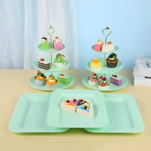 Présentoirs à gâteaux vert menthe et plateaux de service pour décoration de table de fête