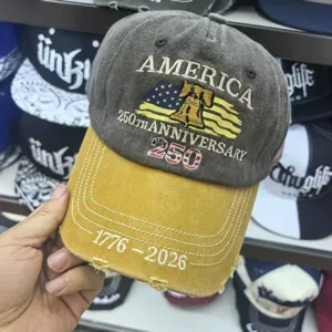 Détail d'une casquette de baseball vintage brodée pour le 250e anniversaire des USA