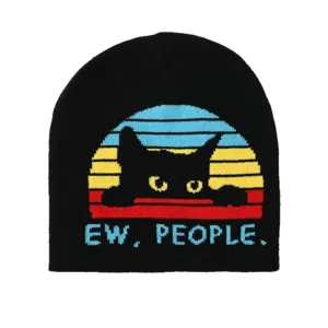 Berretto in maglia nero hip-hop con grafica gatto al tramonto e scritta "EW, PEOPLE.".