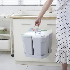 Papelera de clasificación portátil de cuatro compartimentos con asa para cocina.