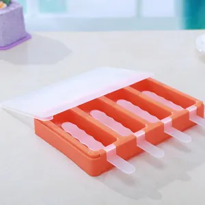 Molde creativo de paletas caseras de bricolaje con palitos y tapa para cocina.