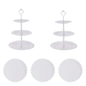 Support à gâteau blanc à 3 étages de style européen pour présentation de mariage.