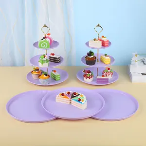 Présentoirs à gâteaux violets à trois niveaux et plateaux à dessert à motifs floraux