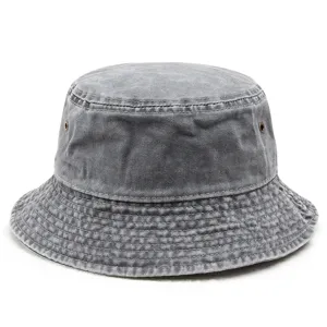 Vista detallada de un sombrero de pescador gris vintage de mezclilla con ojales