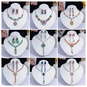 Parure de Bijoux Collier et Boucles d'Oreilles Fleur en Zirconia Émeraude Style Européen Laiton Plaqué Or Bijoux Floraux pour Femmes Fête Quotidien