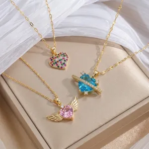 Collar con Colgante de Corazón de Acero de Titanio de Moda Cadena de Clavícula de Strass Chapado en Oro para Mujer