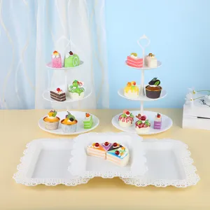 Présentoirs à gâteaux blancs à étages et plateaux à dessert à bords dentelle pour décoration