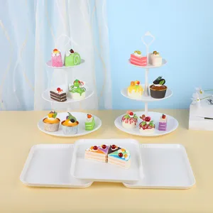 Présentoirs à gâteaux blancs à 3 niveaux et plateaux de dessert rectangulaires