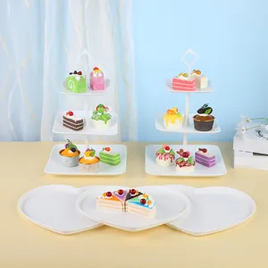 Présentoir à gâteaux carré à 3 niveaux blanc et plateaux à dessert en forme de cœur décoratifs