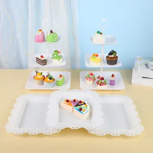 Présentoir à gâteaux étagé blanc élégant et plateau à dessert en dentelle pour mariage