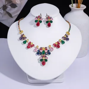 Élégant ensemble de bijoux en zircon multicolore avec collier et boucles d'oreilles