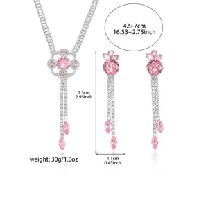 Parure de bijoux collier et boucles d'oreilles fleur en zircon rose avec dimensions