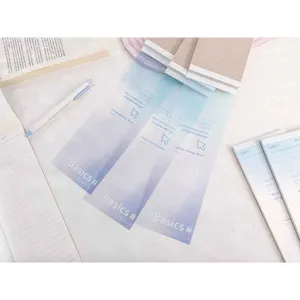 Verloopnotitieblok detail, esthetisch afscheurbaar gelinieerd blok voor studie en kantoor.