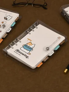Quaderno ad anelli trasparente con copertina di gatto carino e bottone a pressione agenda