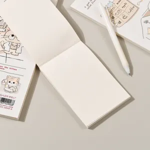 Quaderno per studenti con illustrazione di gatto carino e rilegatura adesiva per scuola.