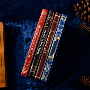 Set taccuino con copertina rigida A5 vintage con elegante stampa in folio d'oro e design letterario.