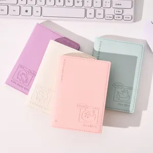 Set quaderno e copertina passaporto in pelle PU pastello con simpatico design di gatto