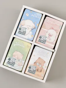 Detalle de cuaderno de bolsillo mini, portada de animal lindo, páginas interiores en blanco.