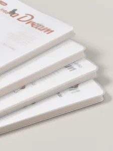 Cahier ligné B5 minimaliste avec couverture transparente, idéal pour les étudiants.