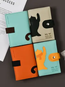 Agenda tascabile A7 in pelle morbida con design di gatto carino e chiusura a bottone a pressione.