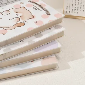 Schattig Koreaans notitieboek met stippen, doorzichtige kaft en kleurrijke pagina's voor planning.