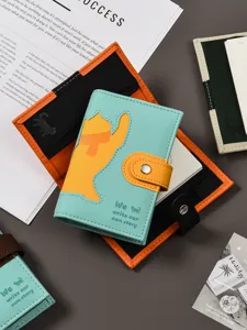 Agenda ad anelli A7 in pelle con simpatico design di gatto e chiusura a pressione.