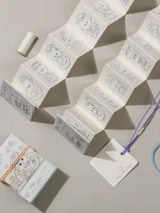 Libro da colorare pieghevole per bambini con simpatiche illustrazioni di gatti, rotolo.