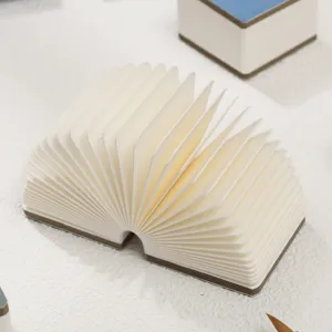 Mini draagbaar accordeon aquarelboek zakformaat vierkant schetsboek met fijn papier.