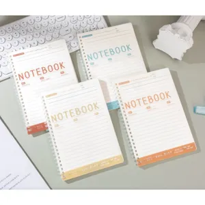 Minimalistisch zacht spiraalnotitieboek in INS-stijl met lijnen voor studentannotaties.