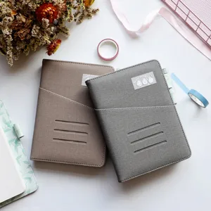 Agenda taccuino in tessuto con tasche, elegante diario giornaliero per ufficio e bei regali.