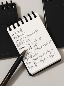 Cuaderno de espiral de bolsillo A7, diario rayado recargable con bolígrafo negro notas.