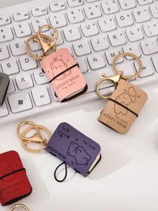 Mini portachiavi taccuino in pelle PU con ciondolo orsetto carino per borsa zaino