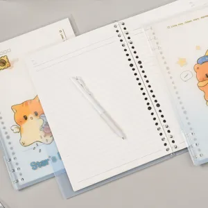 Cuaderno de anillas B5 con un bonito diseño de gato y oso, ideal para los estudiantes.