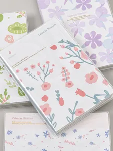 Cuaderno de notas con cubierta PVC floral y diseños estéticos con funda protectora clara.