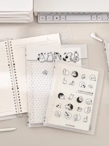 Schattige transparante ringband notitieboek kat illustratie kantoorartikelen detail weergave
