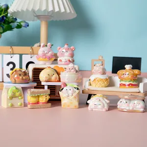 Vista detallada de mini figuras de resina de animales con tema de comida