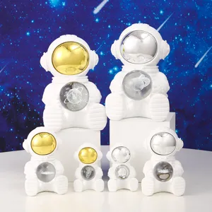 Creative Astronaut Galaxy Star Night Light Resin Ornament Decorative Space Bedside Table Lamp For Kids Room Birthday Gift